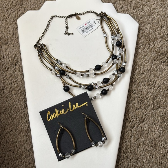 NWT Cookie Lee Genuine Crystal Necklace & Earrings Set - Picture 7 of 7